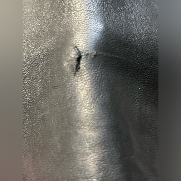 Vintage Y2K Banana Republic 100% Black Leather Flare Pants. Women's Size: 2. - Picture 9 of 14